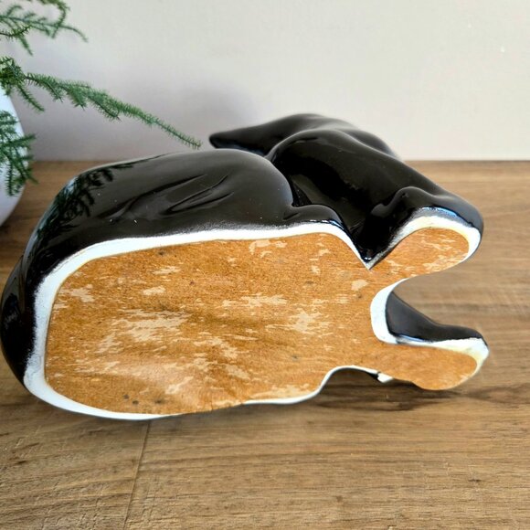 Vintage Mid Century Modern ceramic black cat sculpture with glass green eyes. - Picture 7 of 8